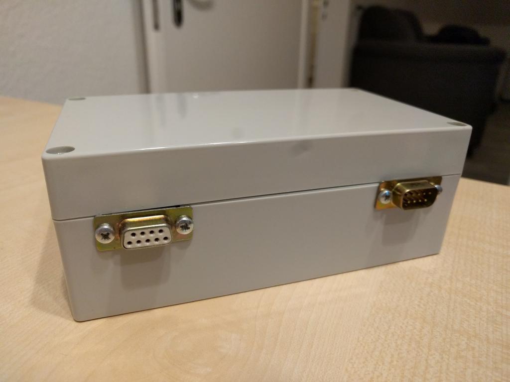 Adapter with closed Case